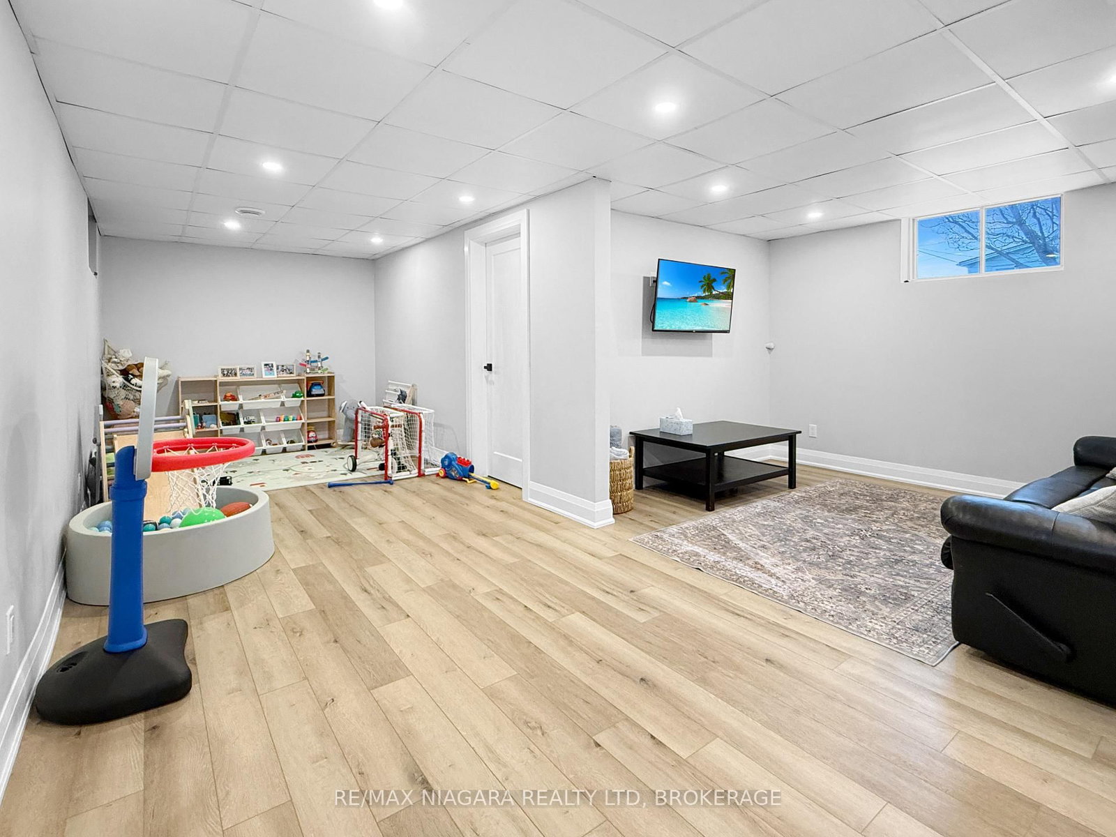 Detached House for sale at 93 Lavinia Street, Fort Erie, Ontario, L2A 2E1 - Central - MLS: X13013092