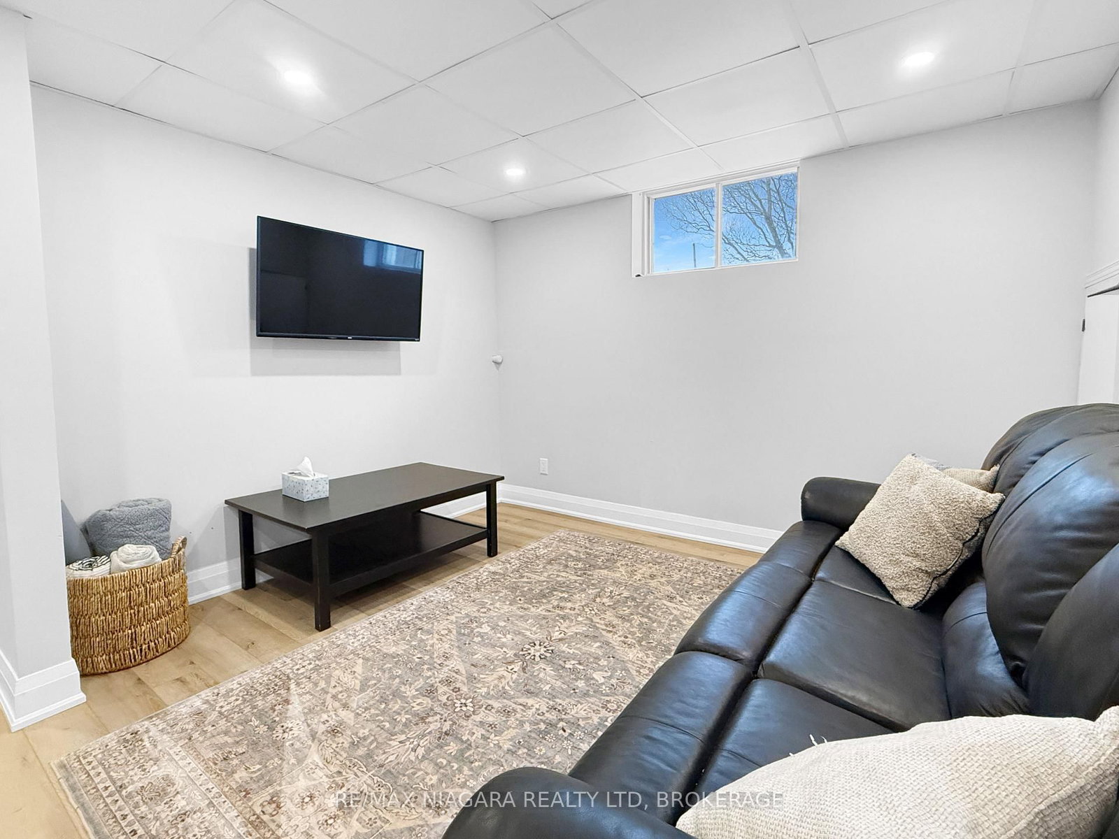 Detached House for sale at 93 Lavinia Street, Fort Erie, Ontario, L2A 2E1 - Central - MLS: X13013092