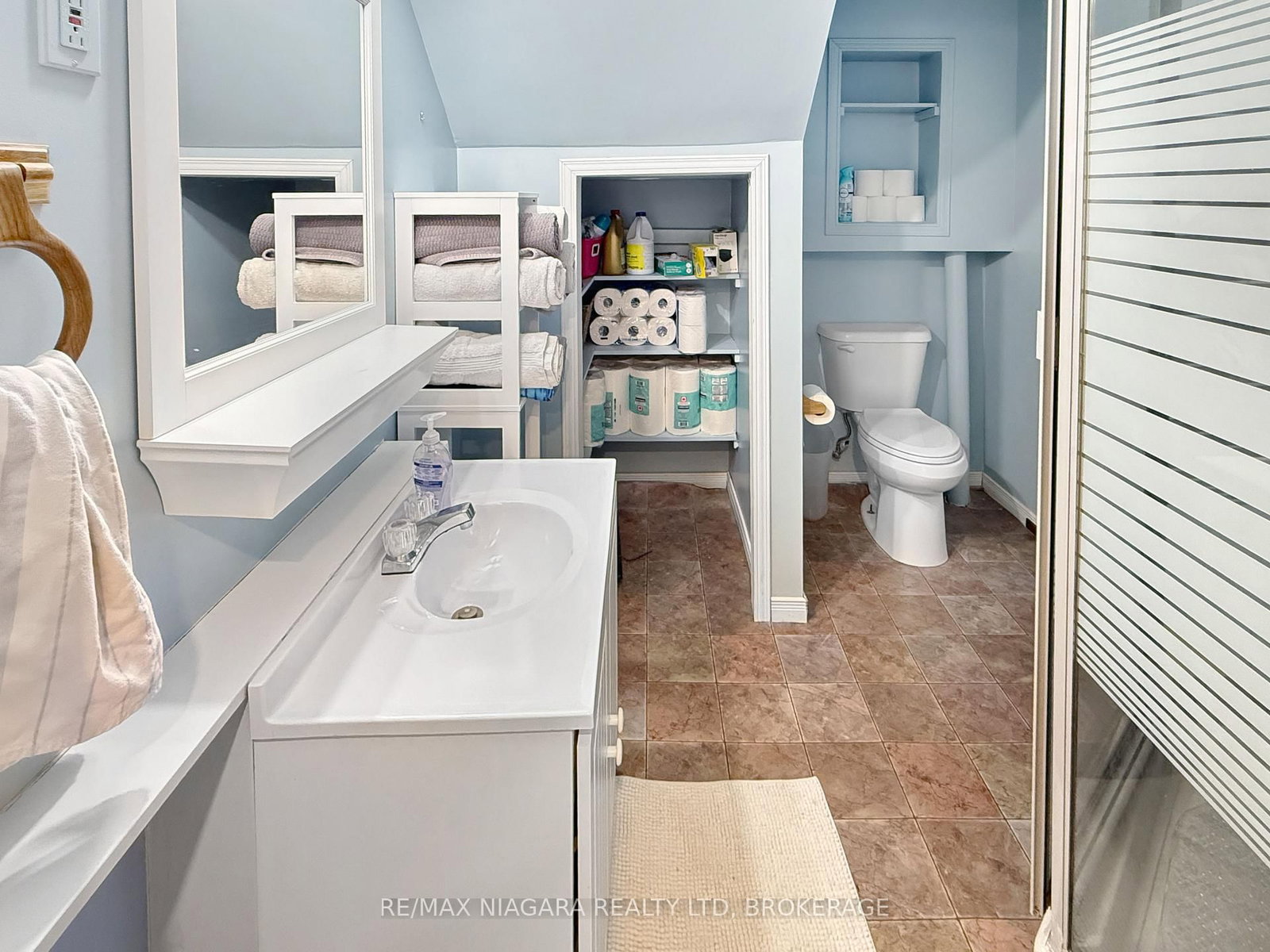 Detached House for sale at 93 Lavinia Street, Fort Erie, Ontario, L2A 2E1 - Central - MLS: X13013092