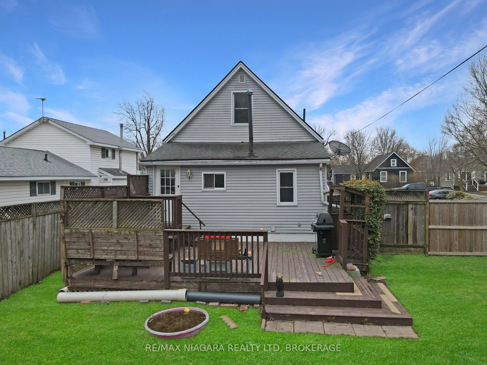 Detached House for sale at 93 Lavinia Street, Fort Erie, Ontario, L2A 2E1 - Central - MLS: X13013092