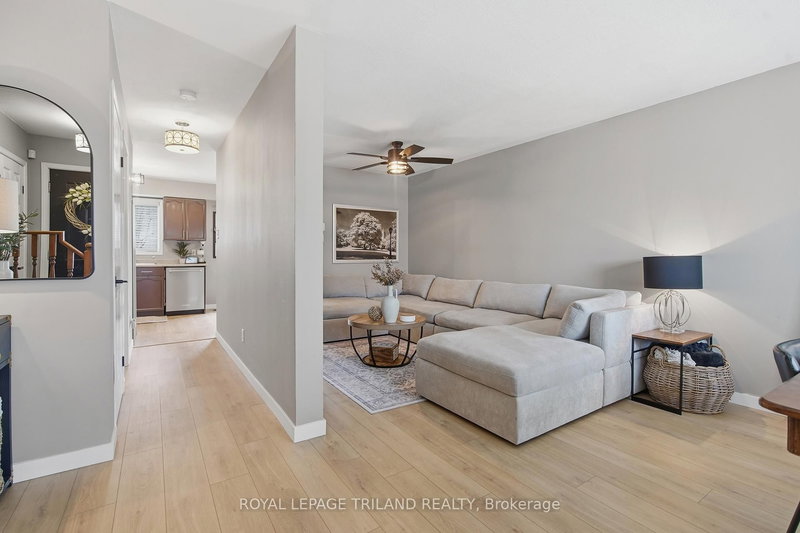 16 Bowcott Cres, London East, N5V 4W7 | Image 3