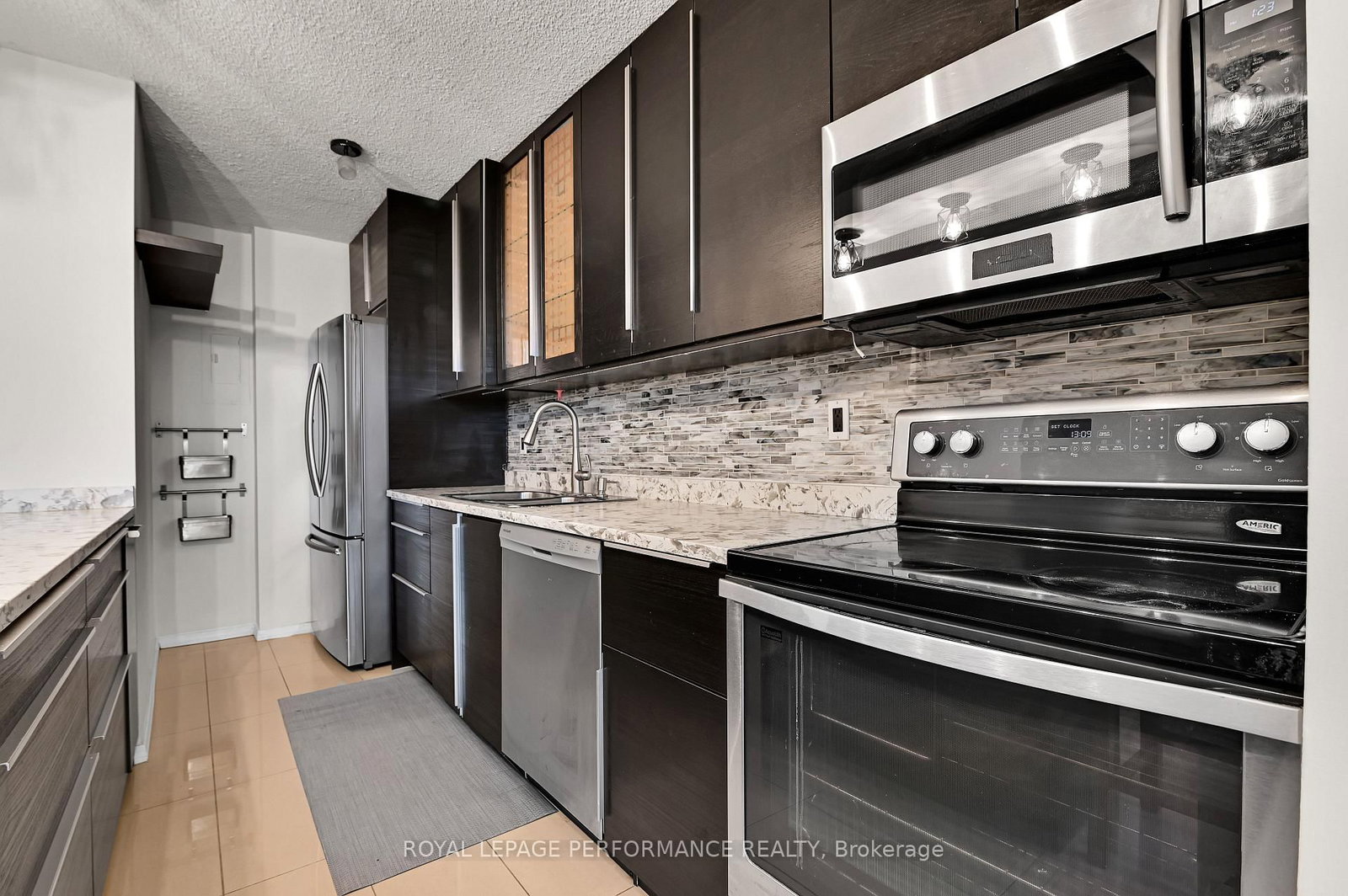 1785 Frobisher Lane • #1102 • Ottawa, ON photo 14