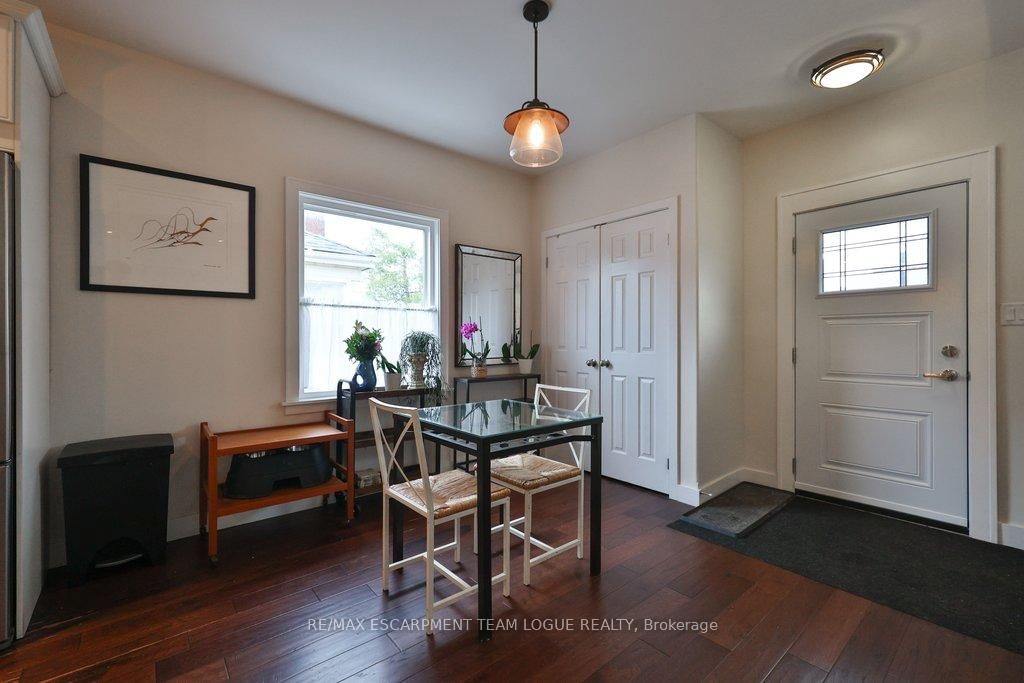 Detached House for sale at 23 Searle Street, Hamilton, Ontario, L9A 2V6 - Centremount - MLS: X13013156