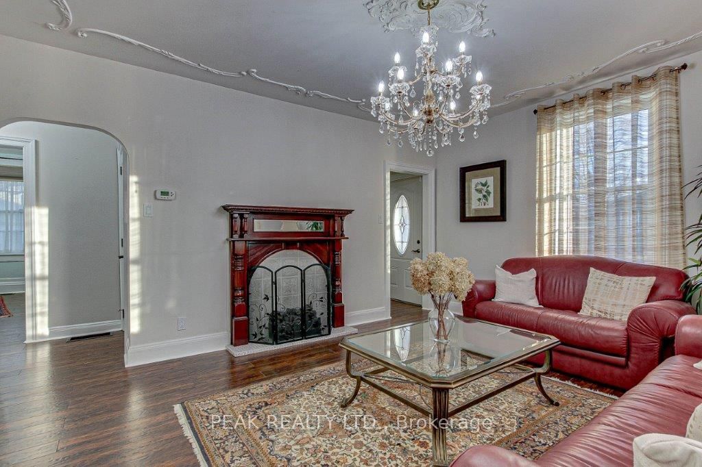 2 Queen Street N, Unit A
