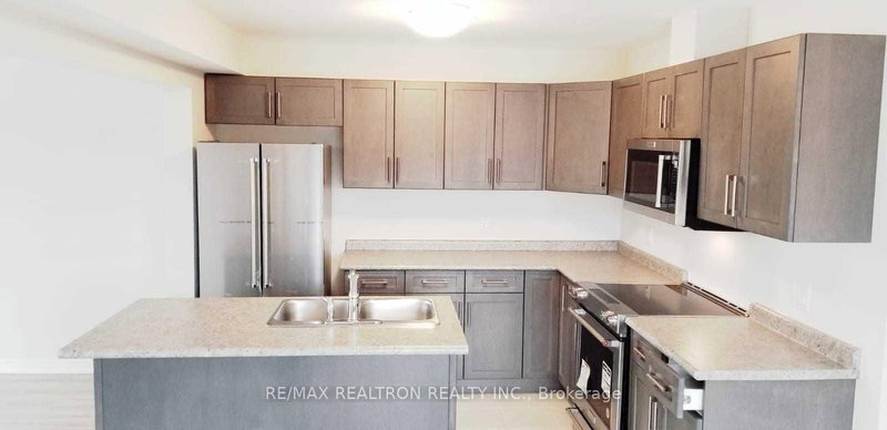 9597 Tallgrass Ave E, Niagara Falls, L2G 0X5 | Image 3