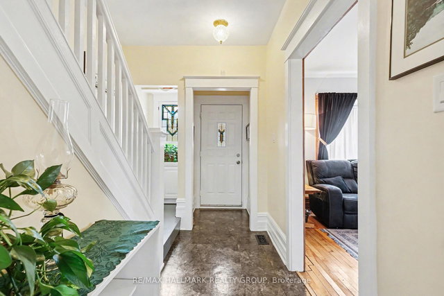 115 Hamilton Avenue N