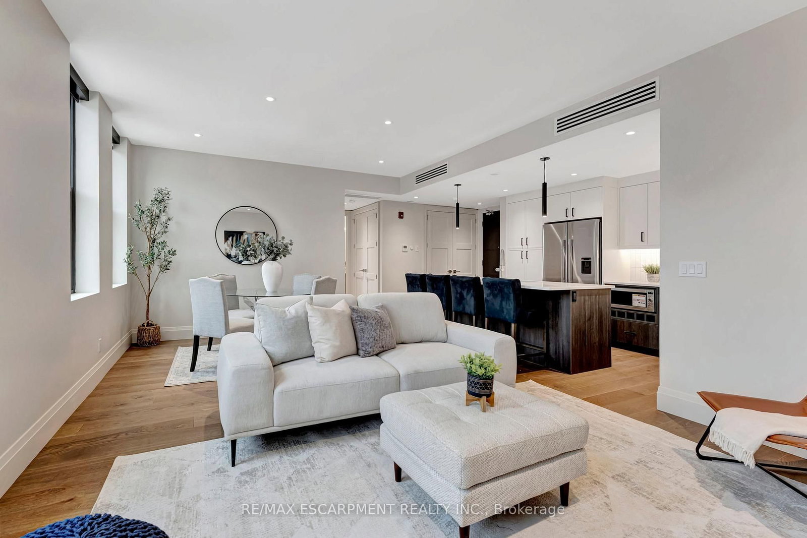 7 Grand River Street N, Unit 202 - Photo 10