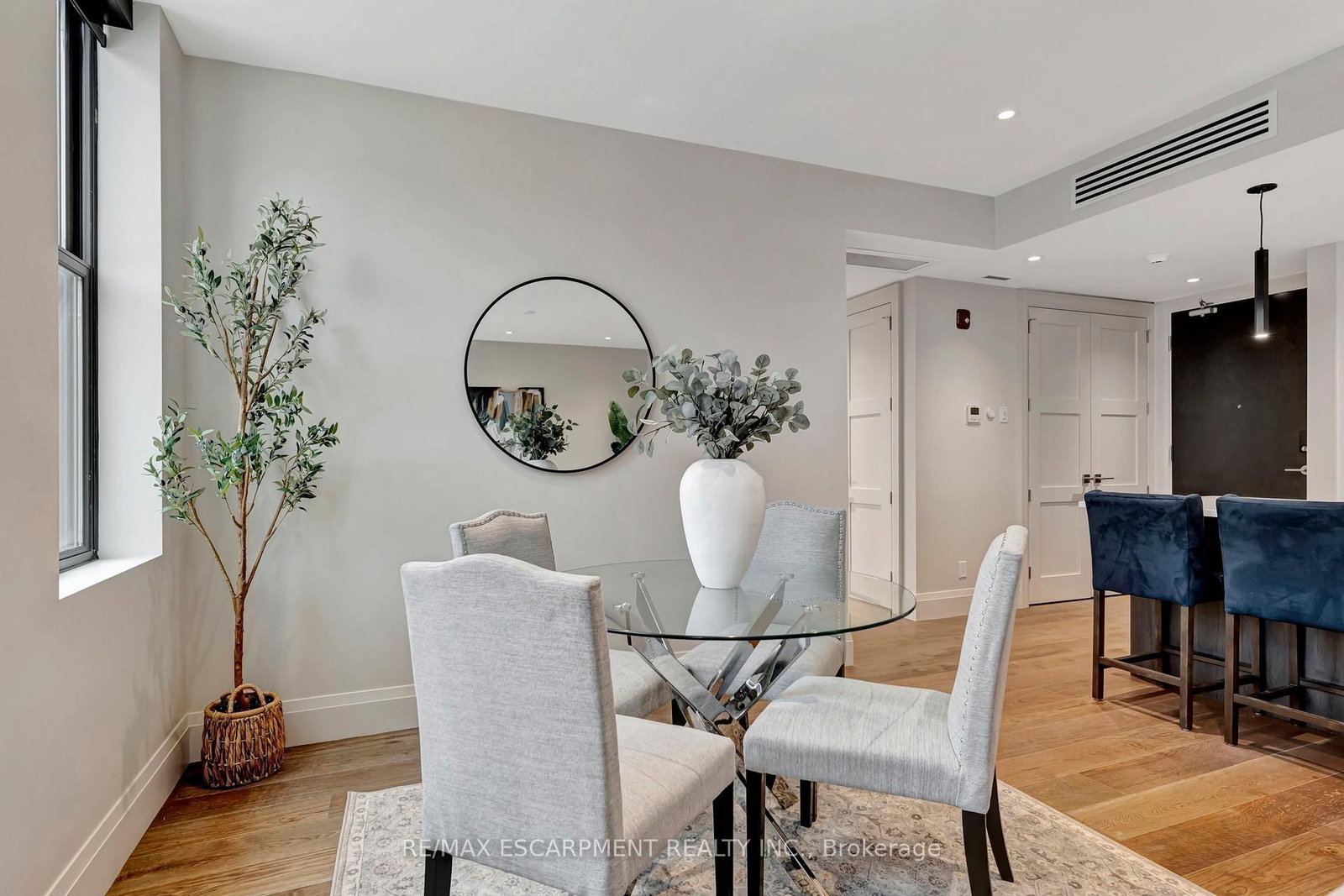 7 Grand River Street N, Unit 202 - Photo 11