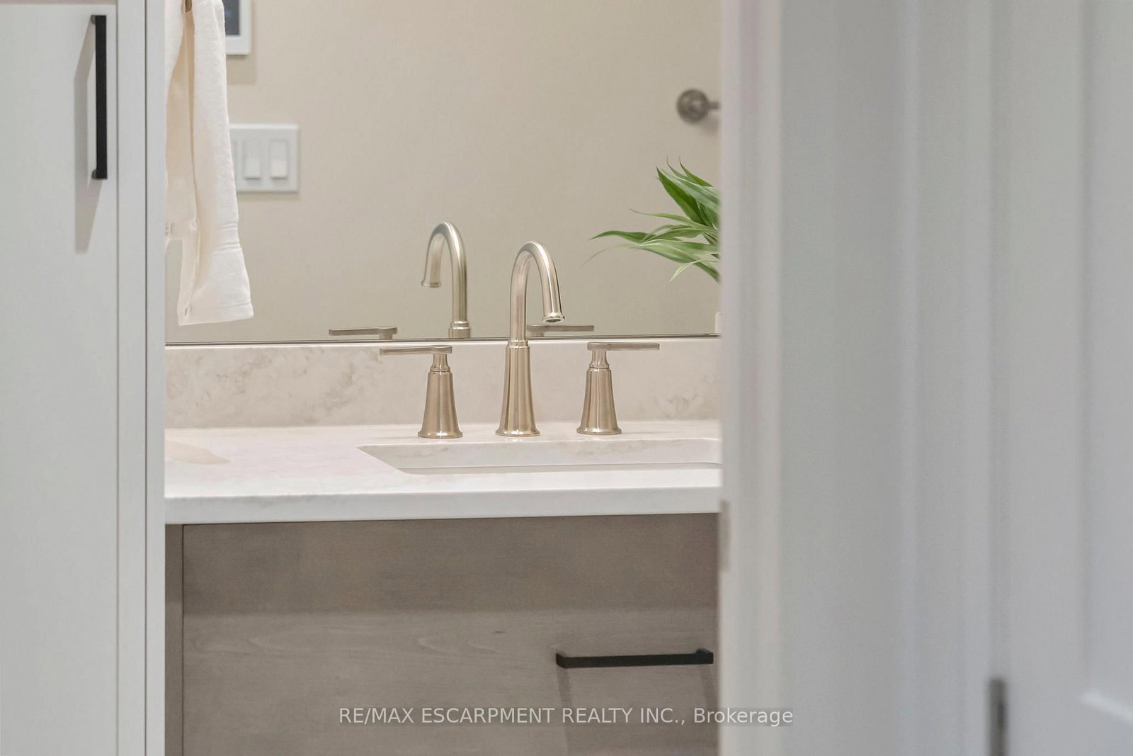 7 Grand River Street N, Unit 202 - Photo 17