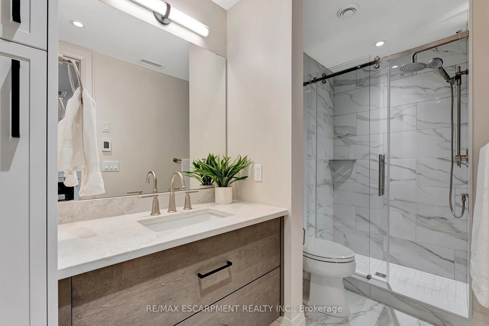 7 Grand River Street N, Unit 202 - Photo 18