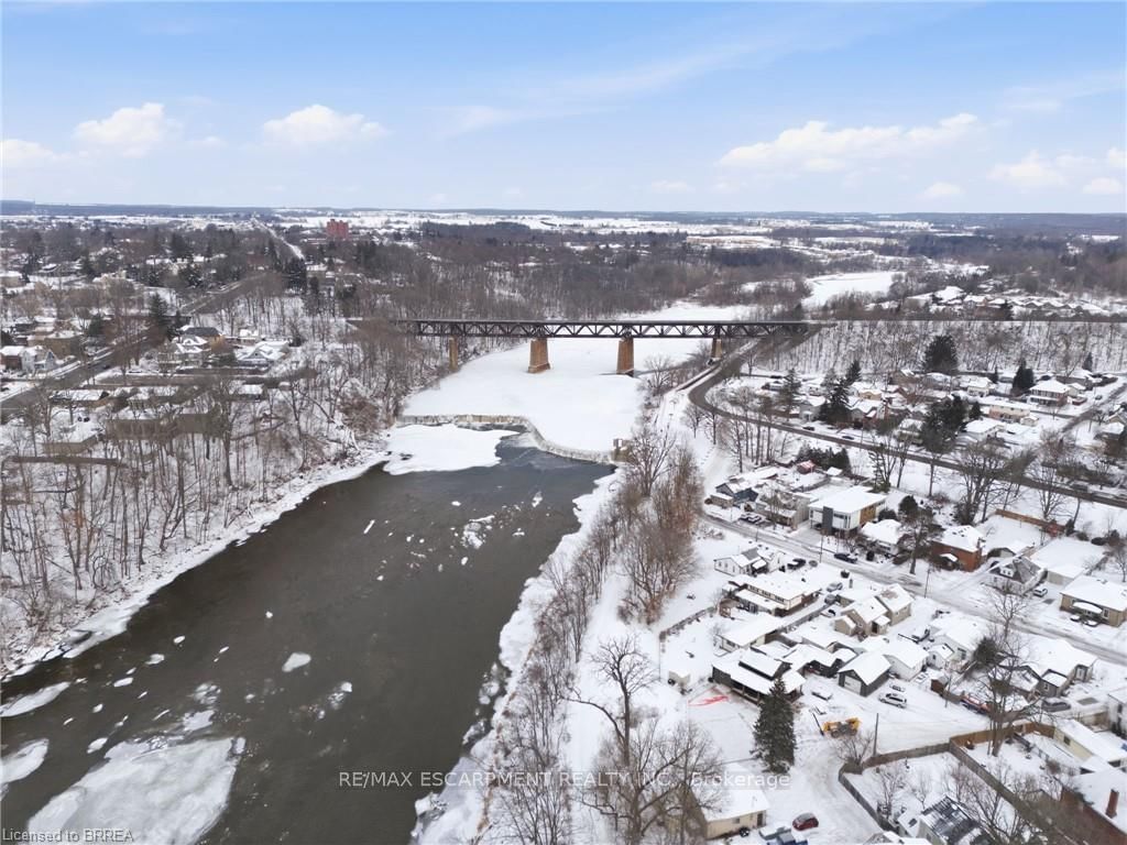 7 Grand River Street N, Unit 202 - Photo 24