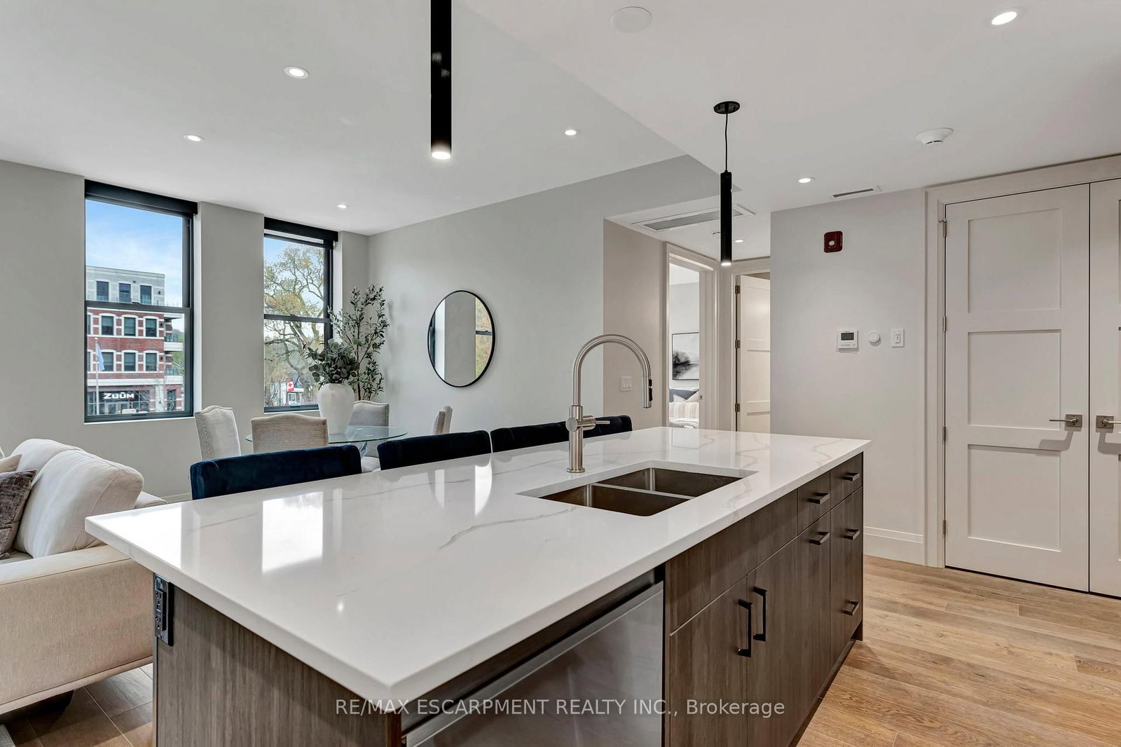 7 Grand River Street N, Unit 202 - Photo 6