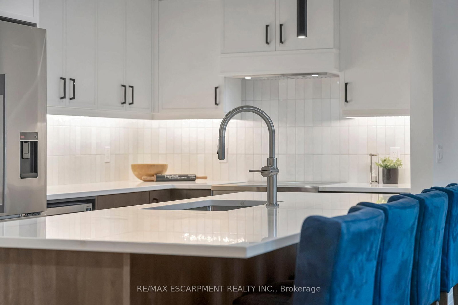 7 Grand River Street N, Unit 202 - Photo 7