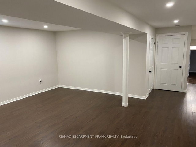 LOWER - 86 CHATHAM Street