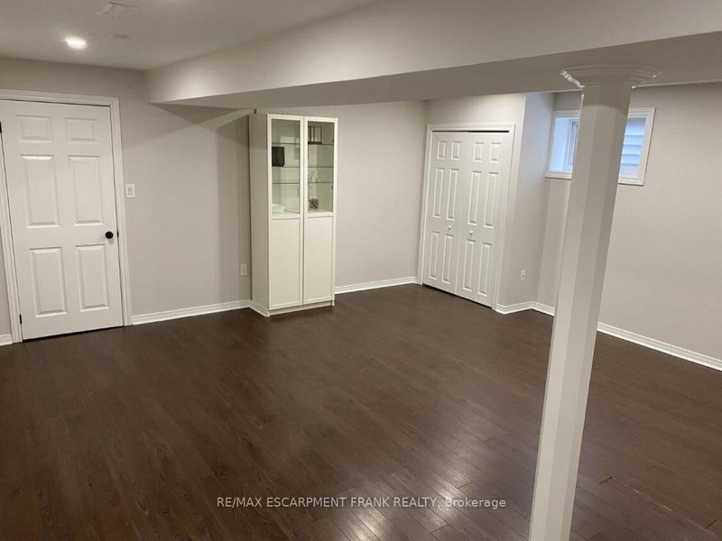 LOWER - 86 CHATHAM St, Hamilton, L8P 2B4 | Image 3