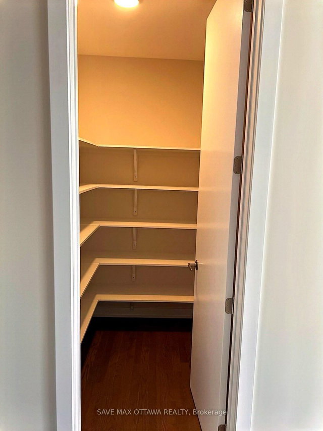 207 Conservancy Drive N