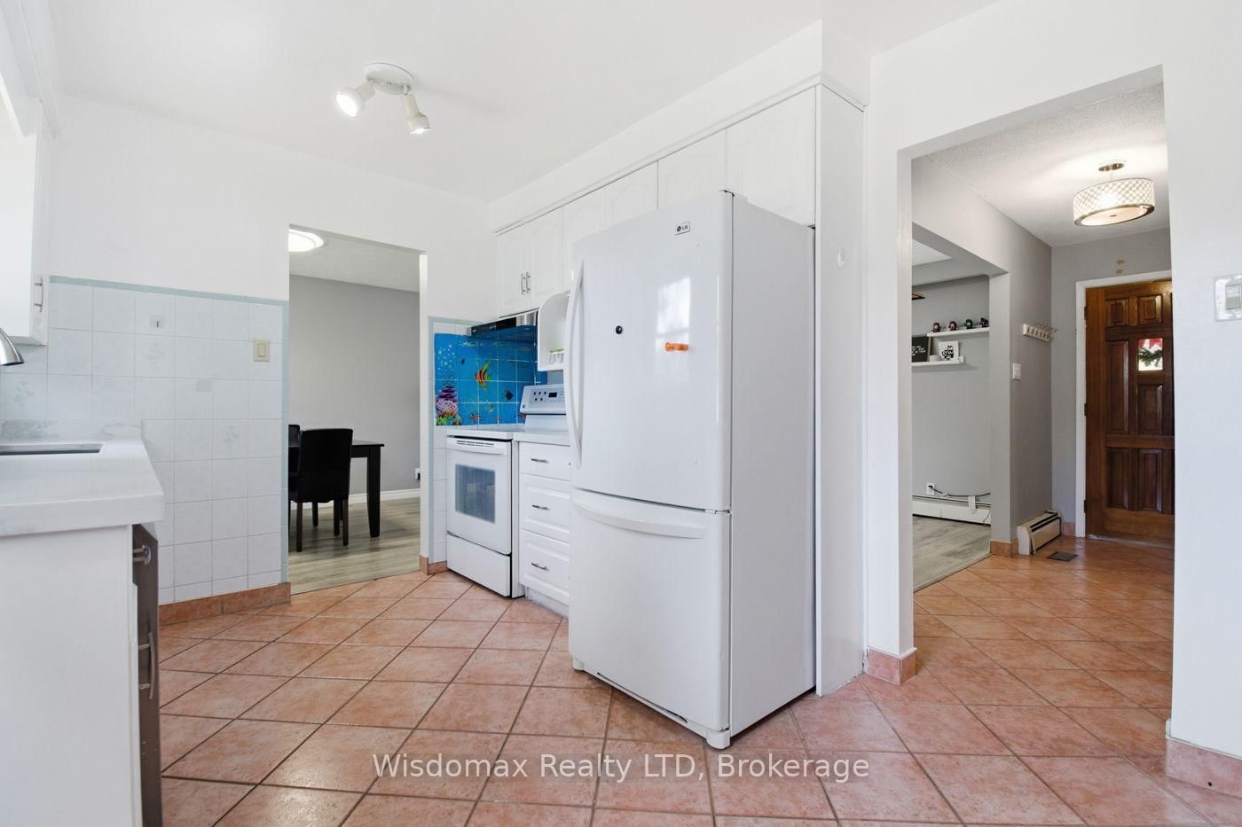 3384 BAKER Crescent - Photo 11