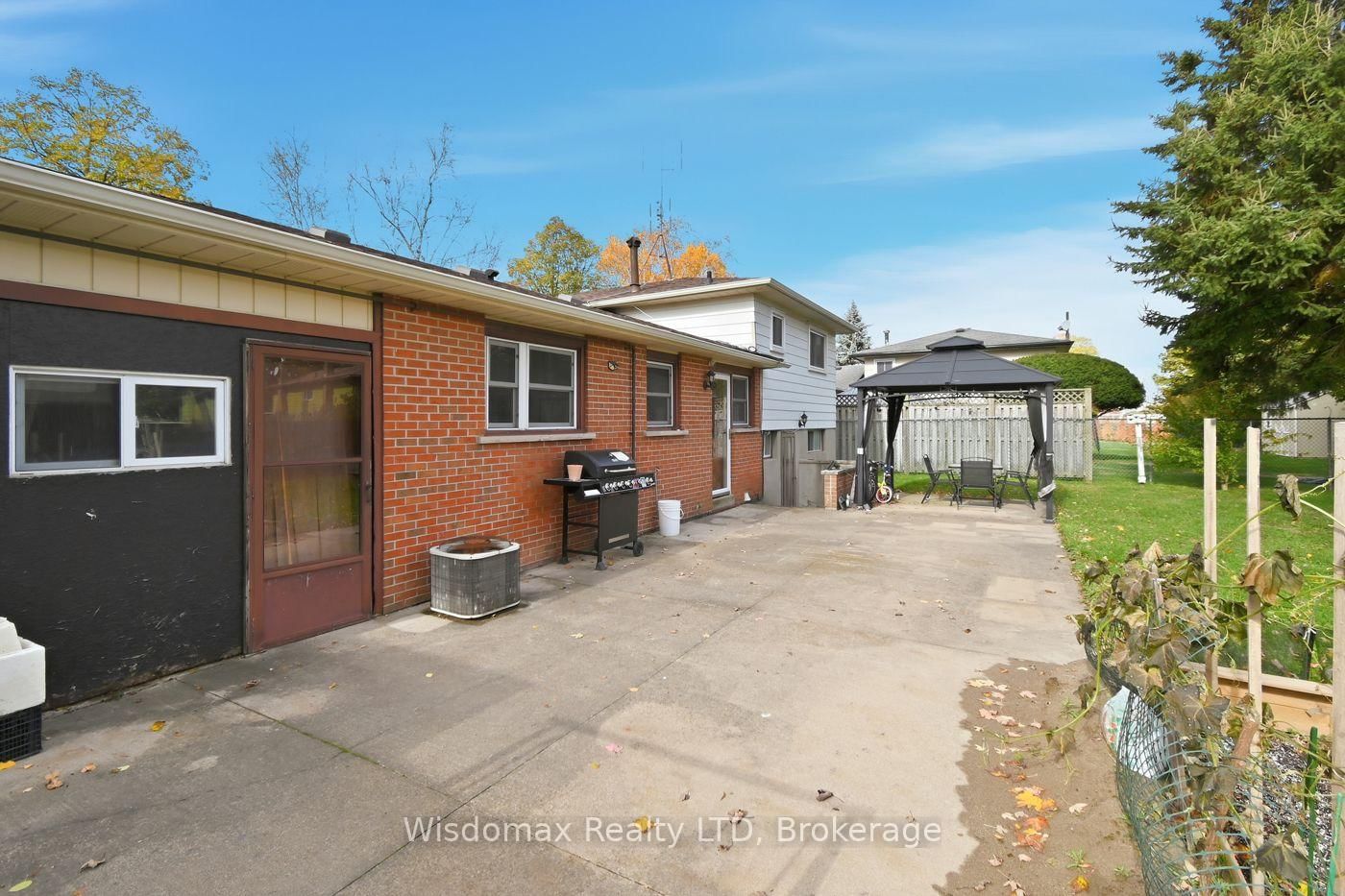 3384 BAKER Crescent - Photo 34