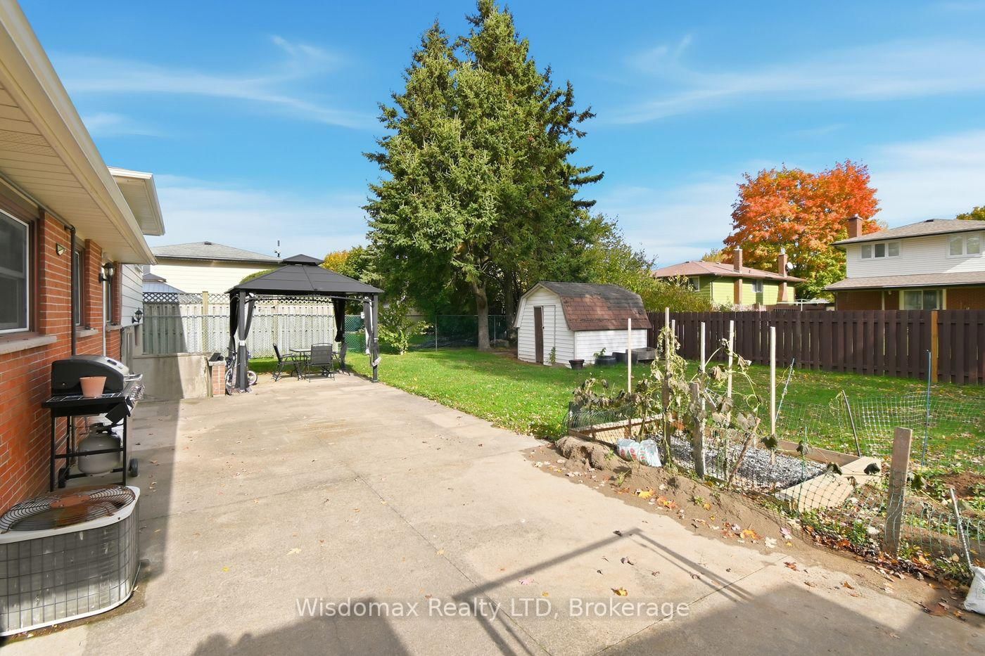 3384 BAKER Crescent - Photo 35