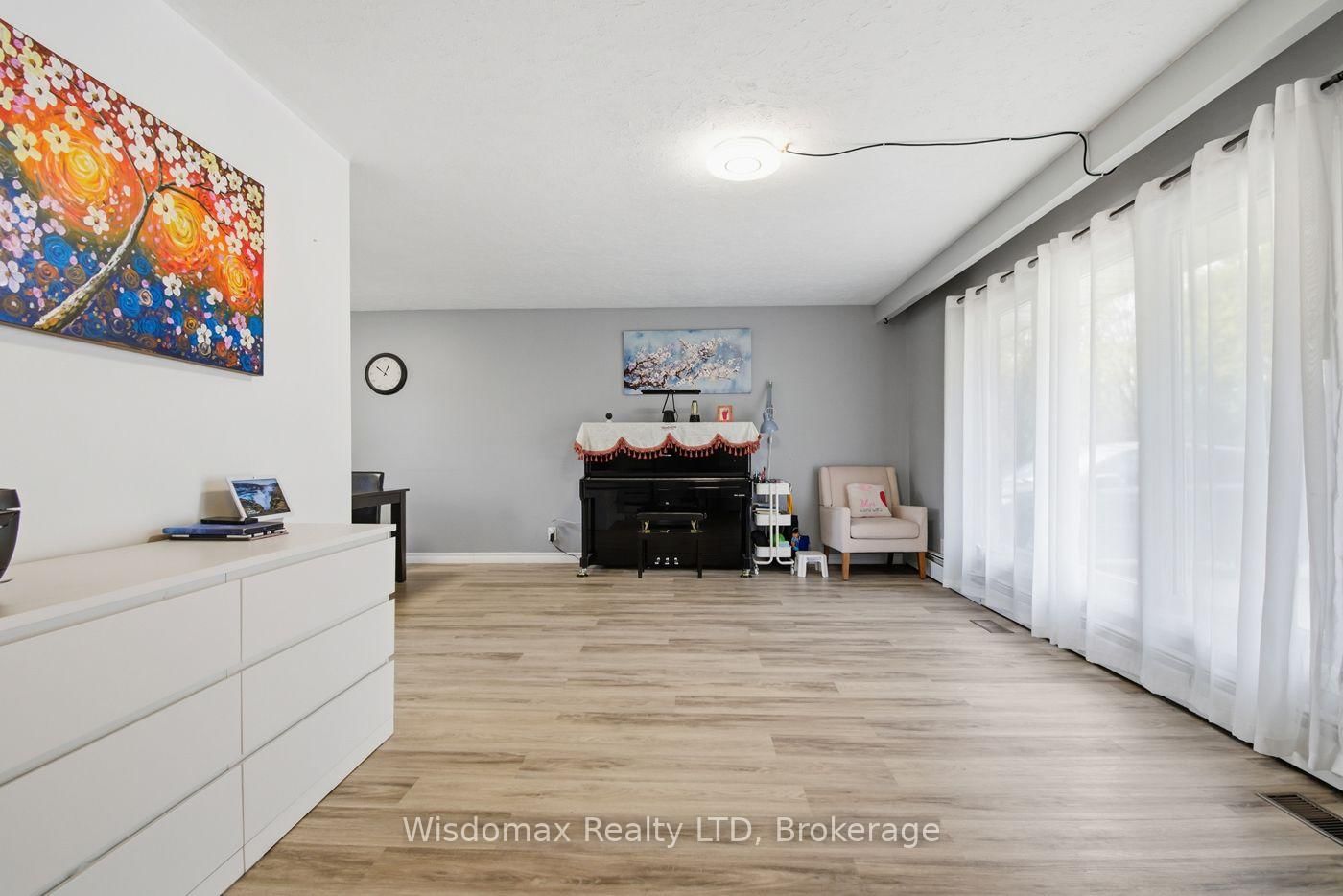 3384 BAKER Crescent - Photo 7