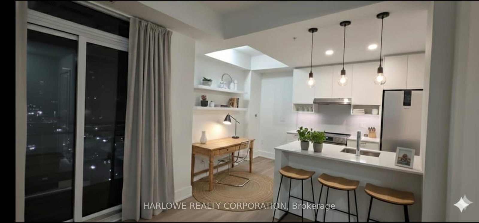 206 King Street W, Unit 711 - Photo 2