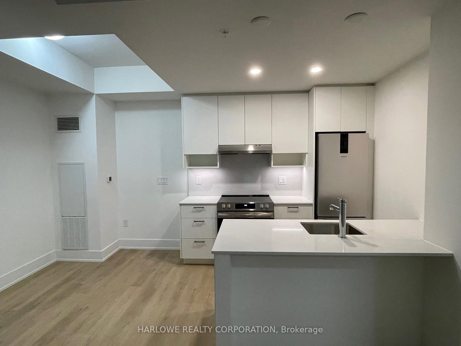 206 King Street W, Unit 711 - Photo 5