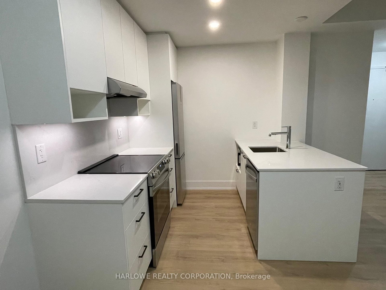 206 King Street W, Unit 711 - Photo 6