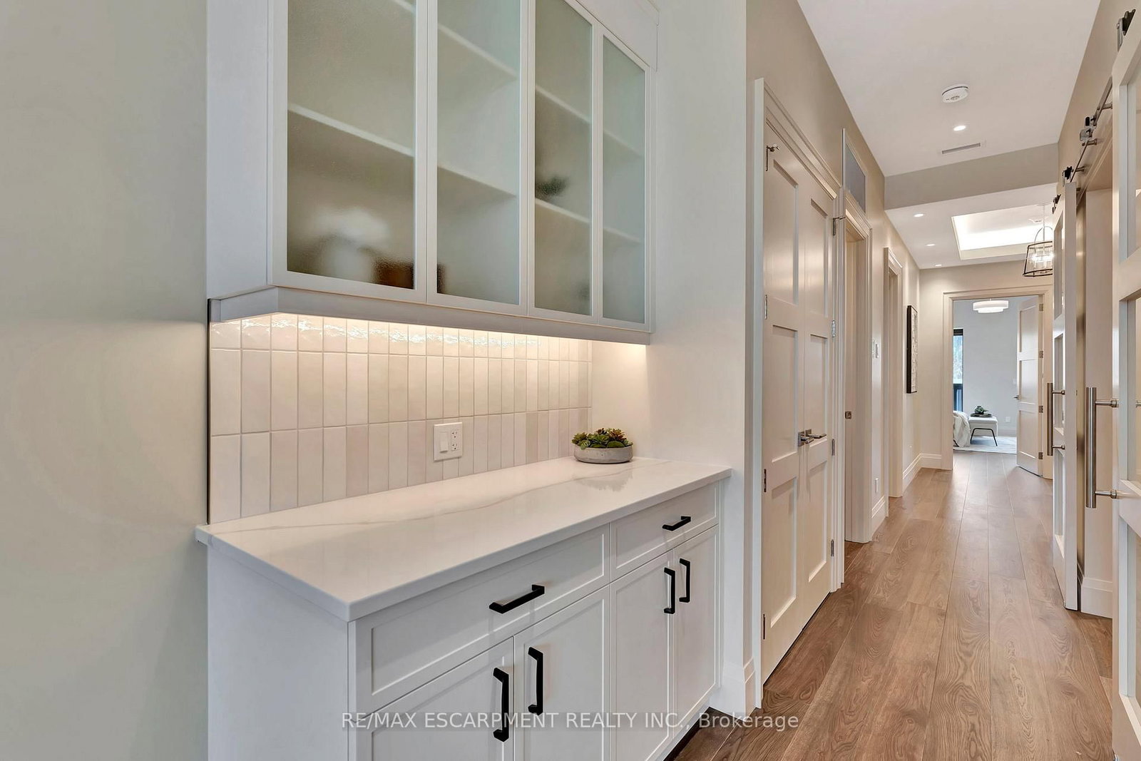 7 Grand River Street N, Unit 302 - Photo 11