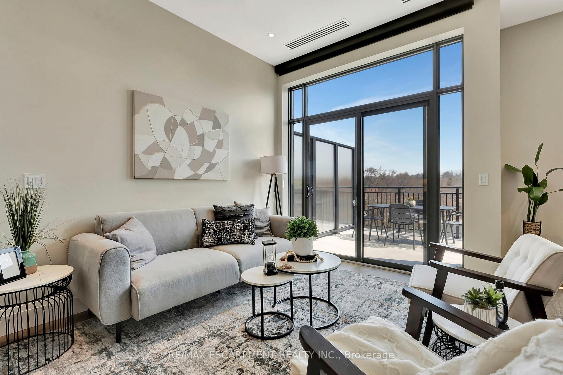 7 Grand River Street N, Unit 302