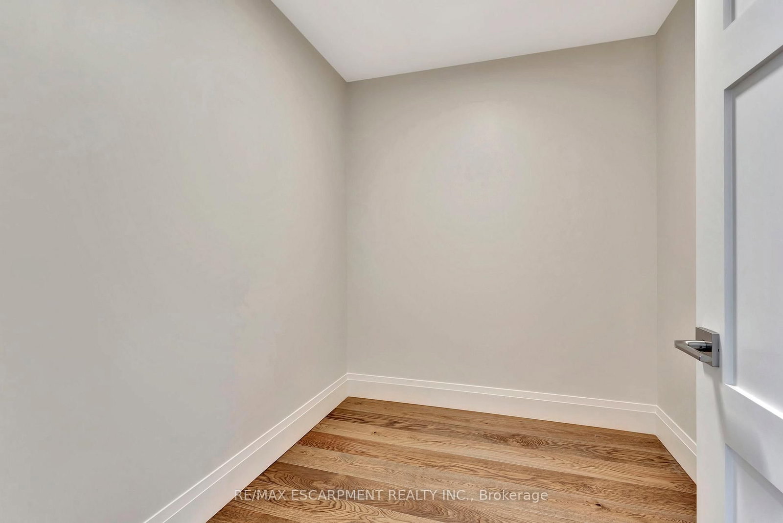 7 Grand River Street N, Unit 302 - Photo 24