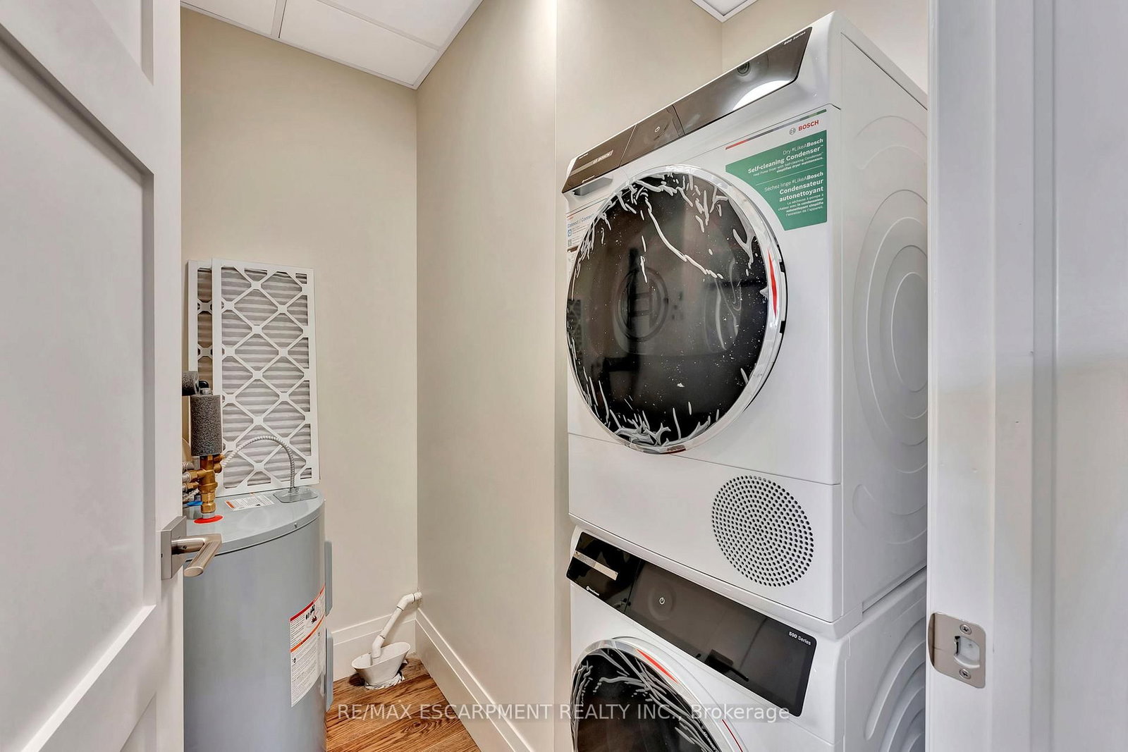 7 Grand River Street N, Unit 302 - Photo 28