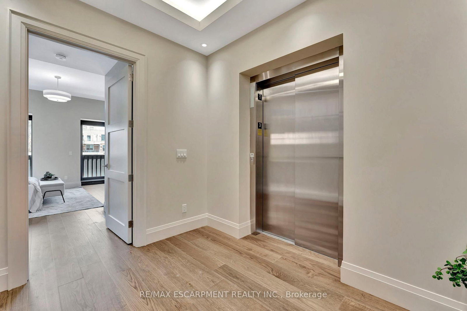 7 Grand River Street N, Unit 302 - Photo 3