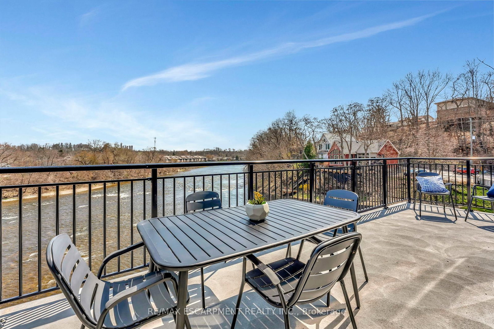 7 Grand River Street N, Unit 302 - Photo 32