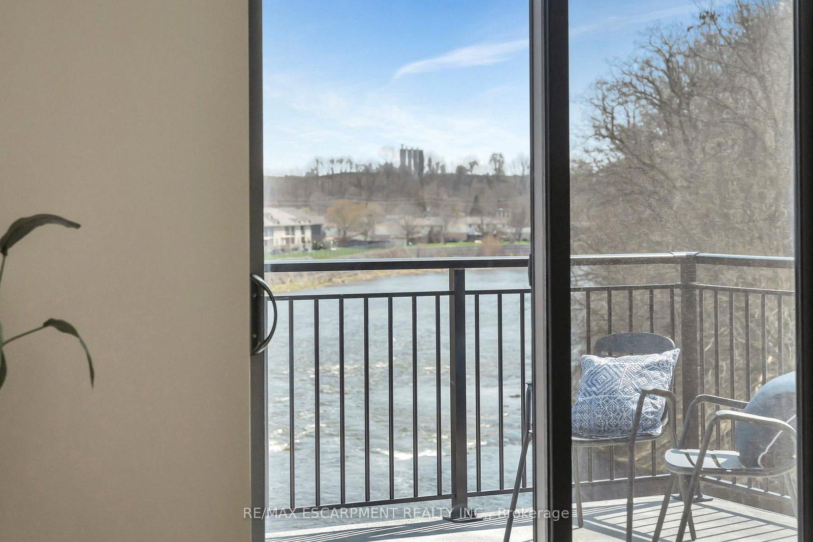 7 Grand River Street N, Unit 302 - Photo 34