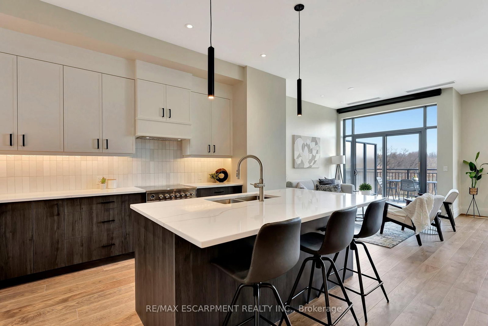 7 Grand River Street N, Unit 302 - Photo 6