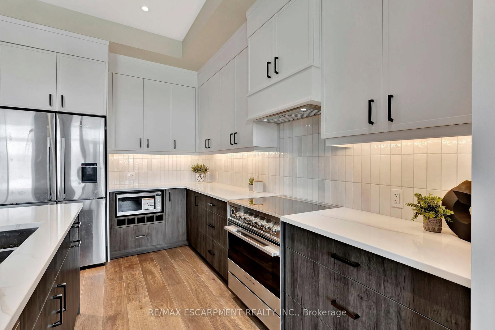 7 Grand River Street N, Unit 302 - Photo 8