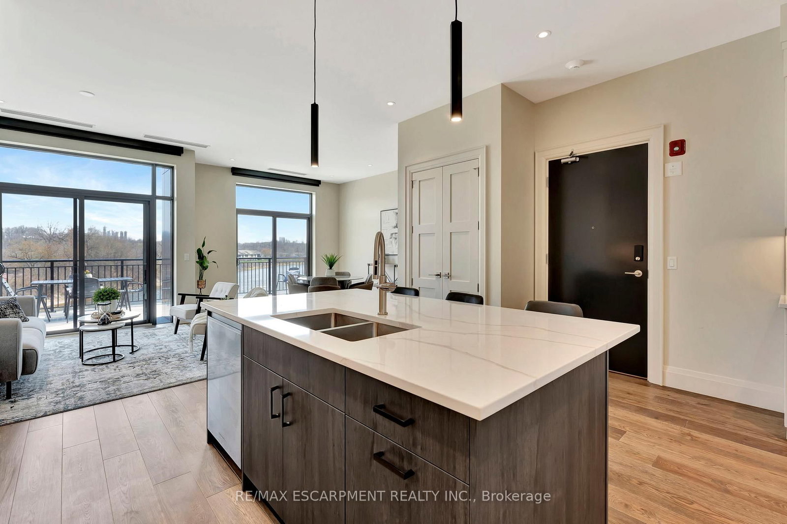 7 Grand River Street N, Unit 302 - Photo 9