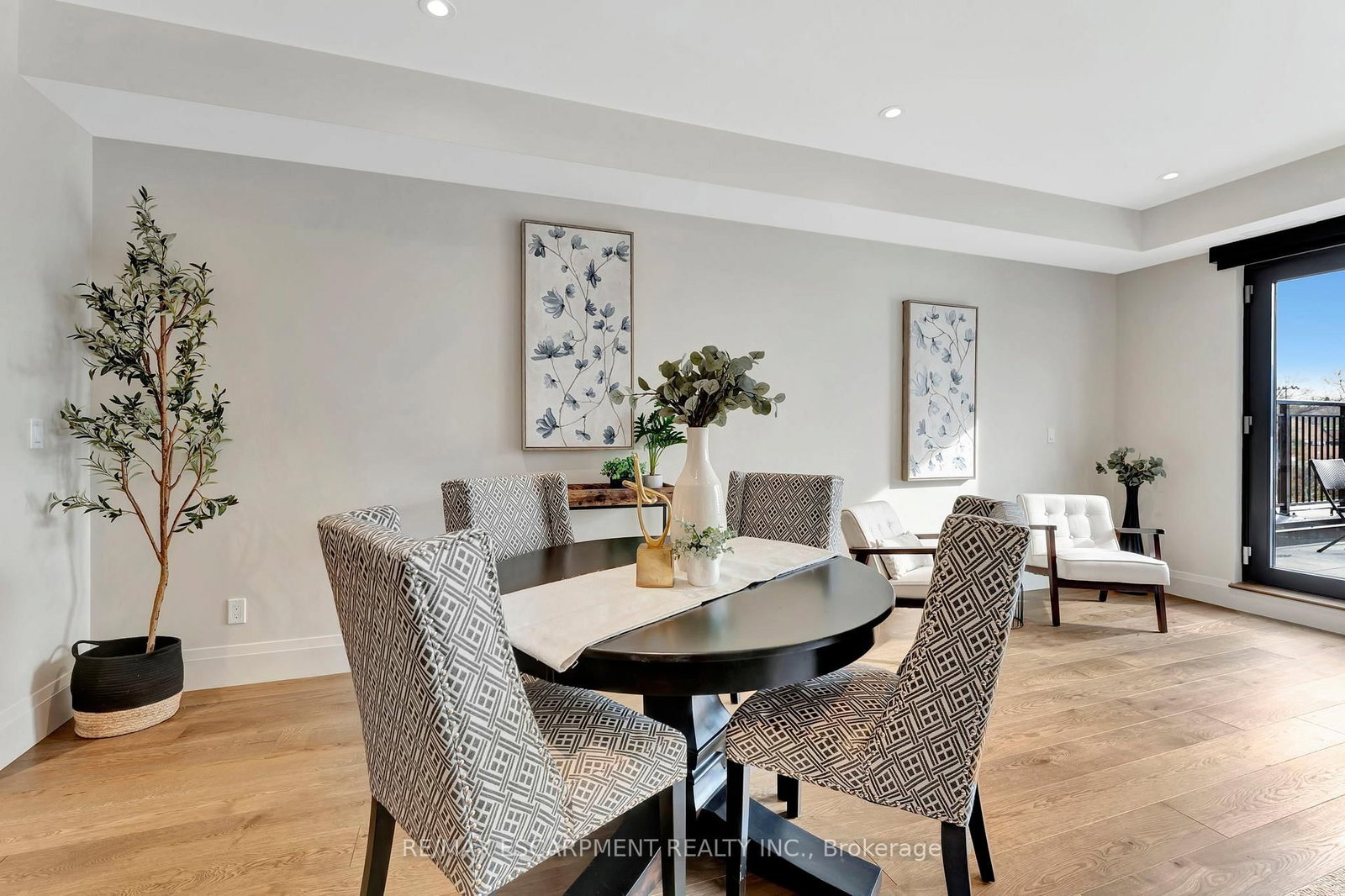 7 Grand River Street N, Unit 204 - Photo 17