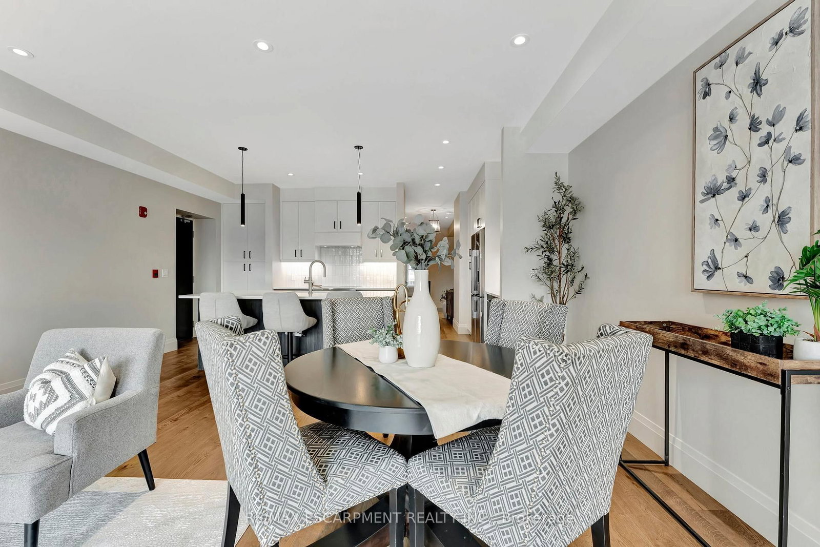 7 Grand River Street N, Unit 204 - Photo 18