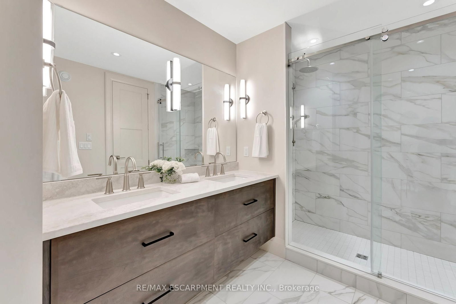 7 Grand River Street N, Unit 204 - Photo 23