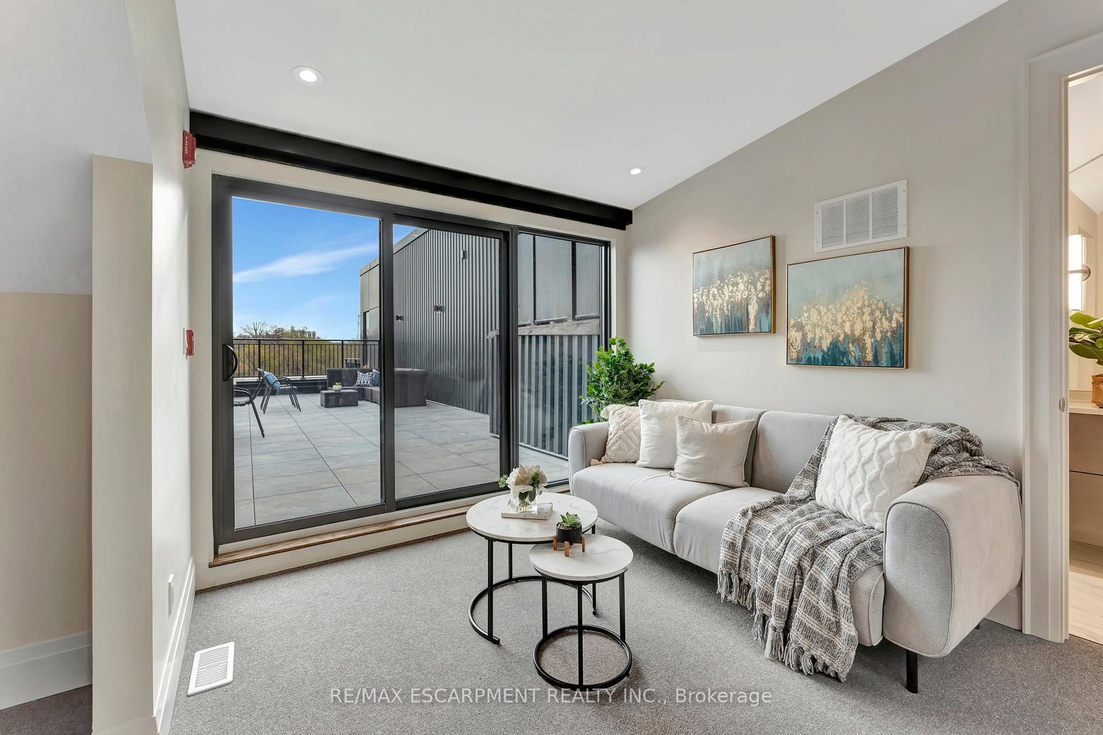 7 Grand River Street N, Unit 204 - Photo 31