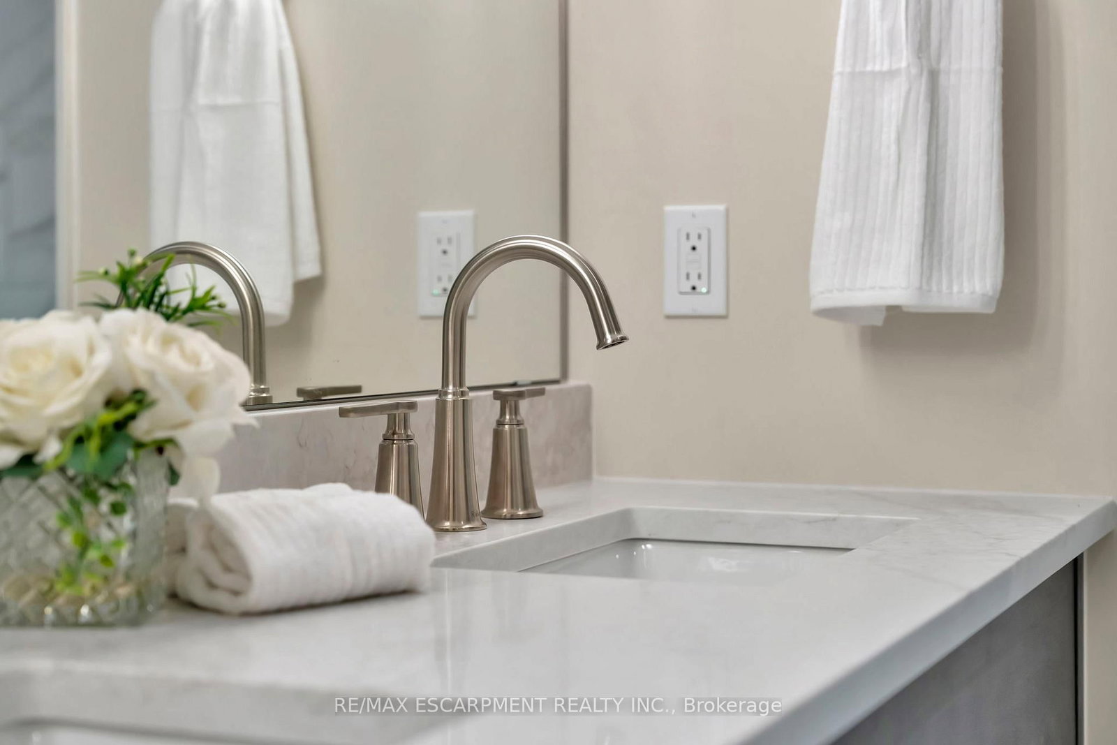 7 Grand River Street N, Unit 204 - Photo 36