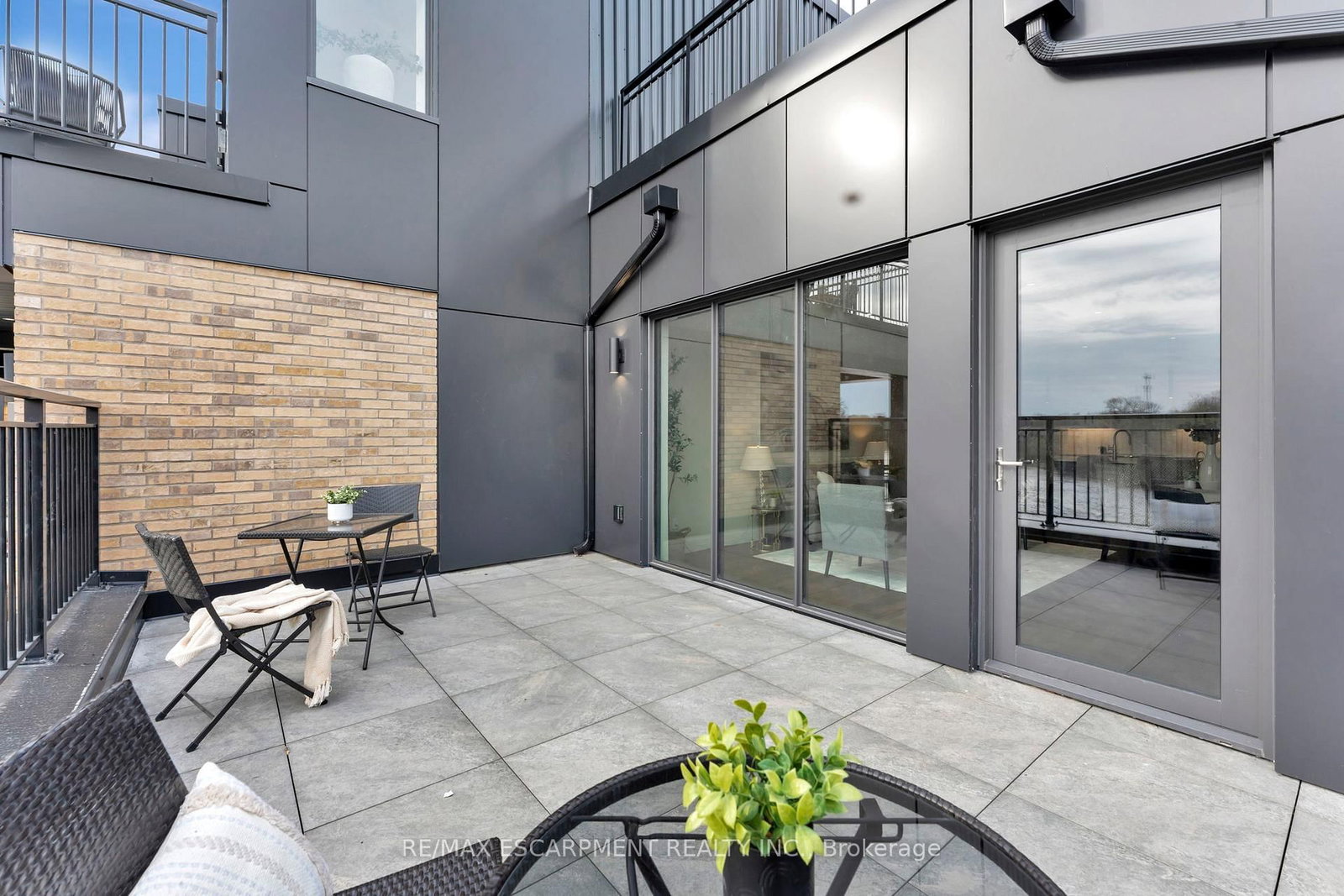 7 Grand River Street N, Unit 204 - Photo 39