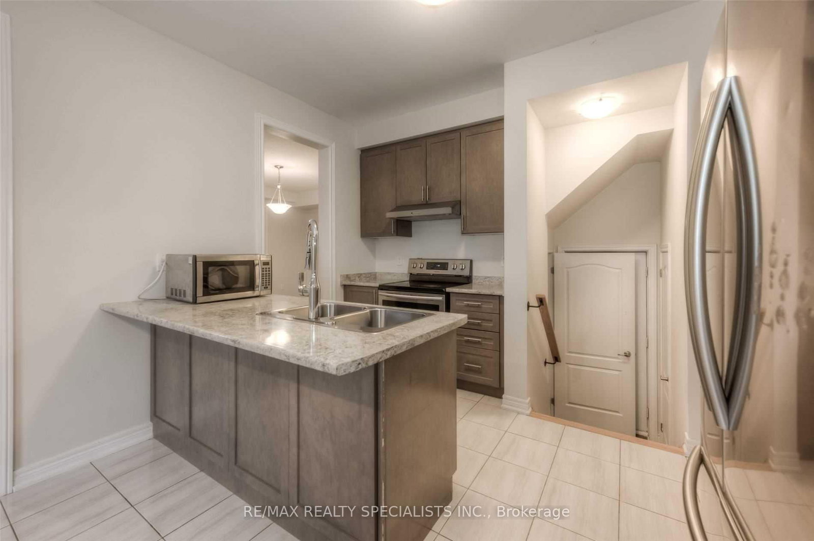 516 Linden Drive, Unit Upper - Photo 11