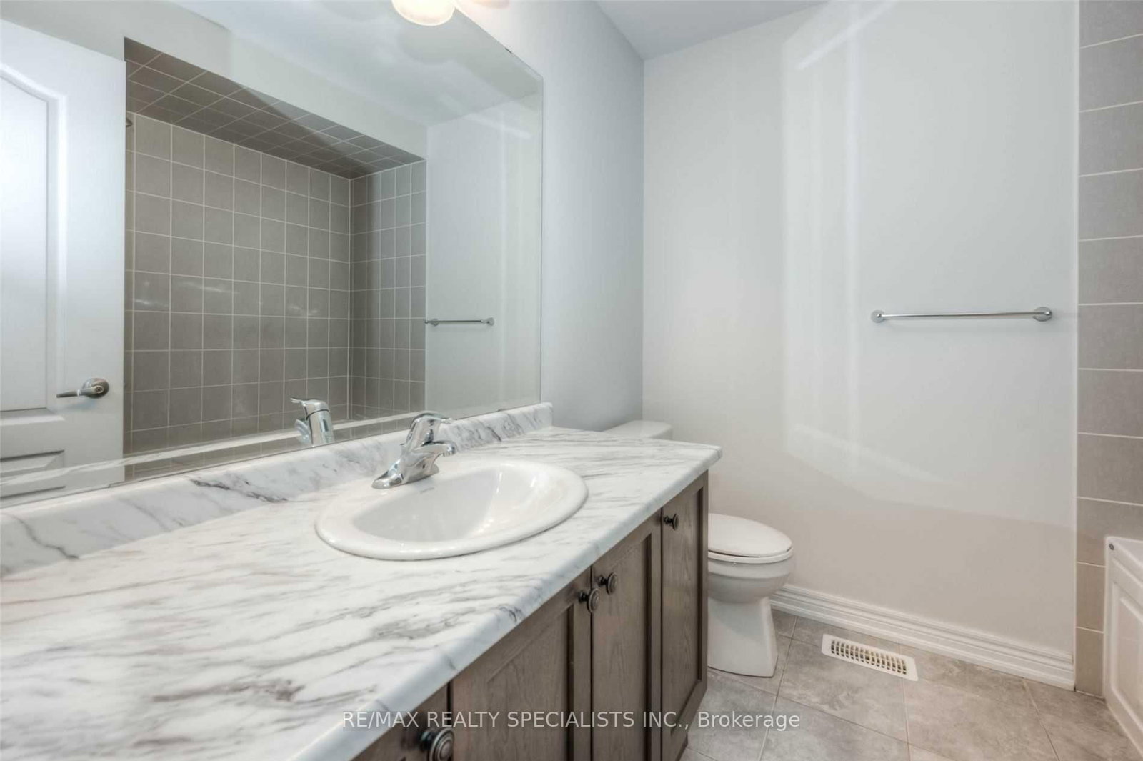516 Linden Drive, Unit Upper - Photo 21