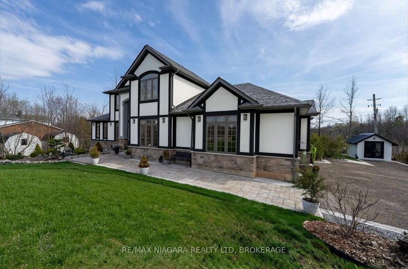 1040 Oakhill Blvd, Fort Erie, L2A 1N9 | Image 3