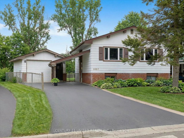 1897 Stewartcroft Crescent