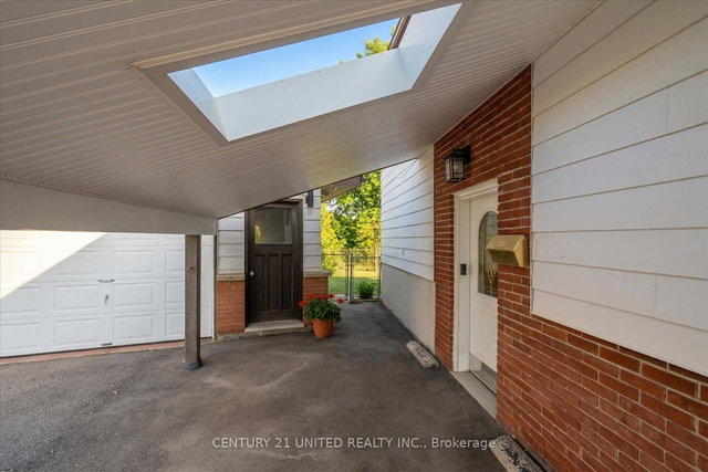 1897 Stewartcroft Crescent