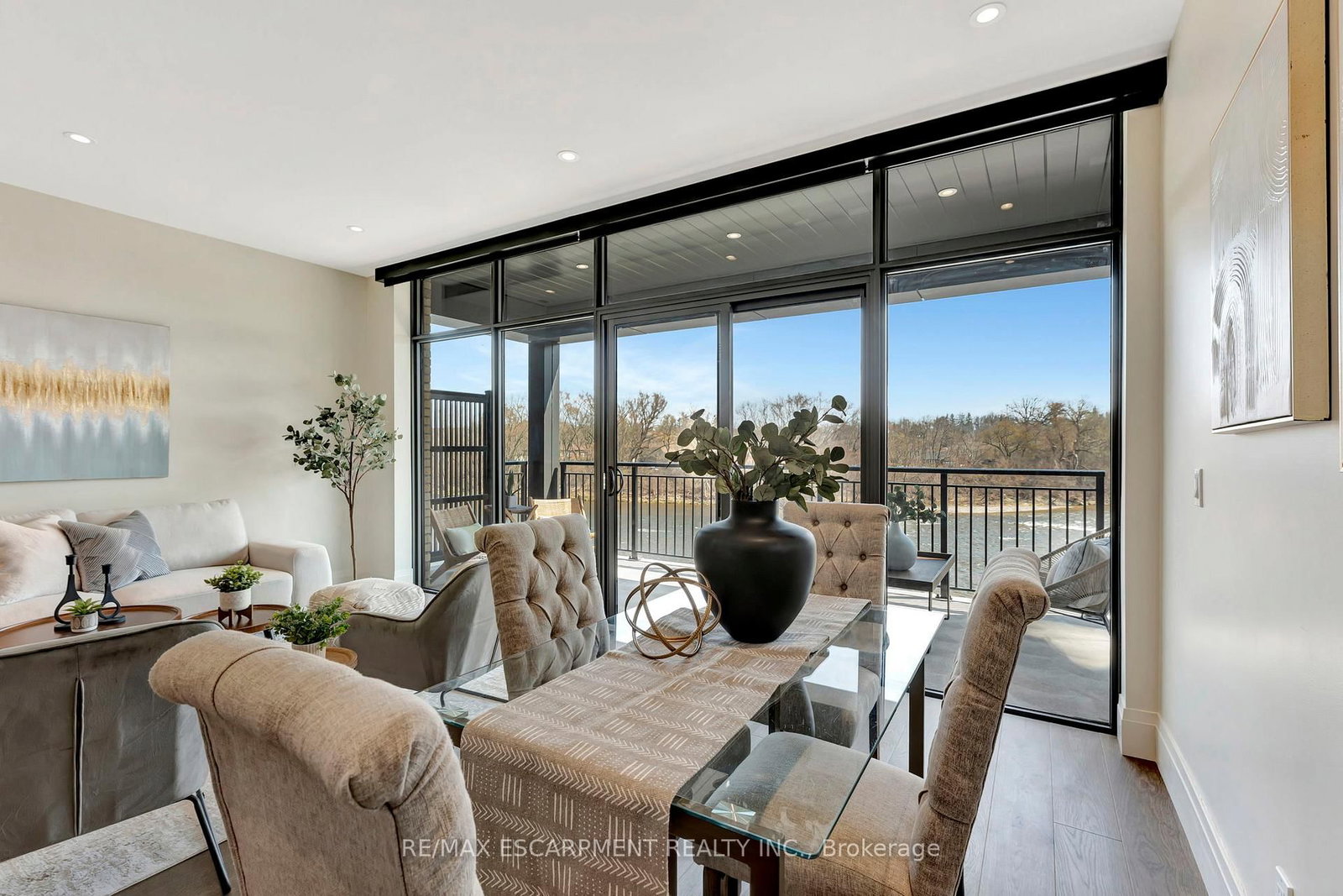 7 Grand River Street N, Unit 203 - Photo 17