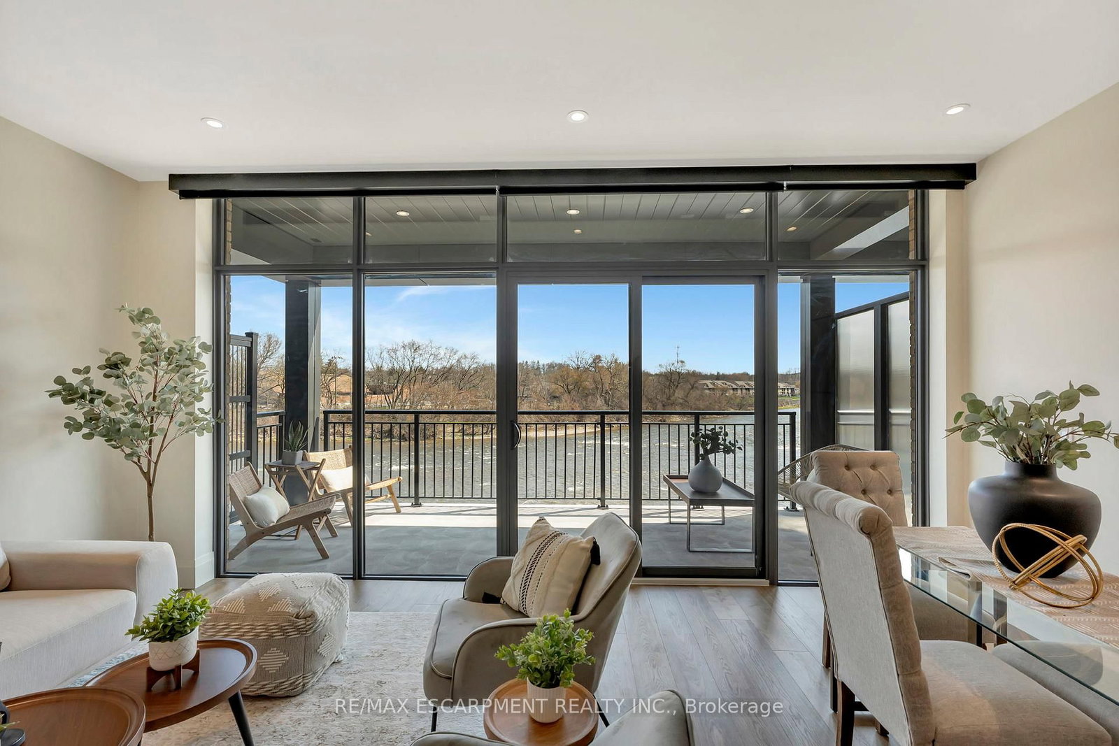 7 Grand River Street N, Unit 203 - Photo 18